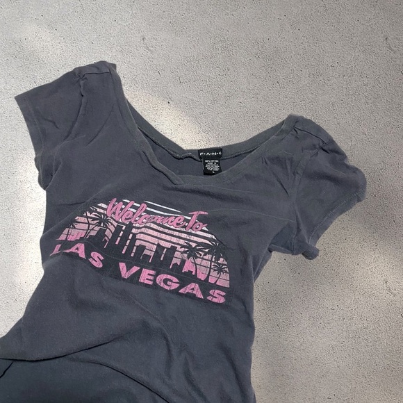 !! SOLD DO NOT BUY !! FANG Las Vegas Grey & Pink Graphic Tee - Picture 1 of 2